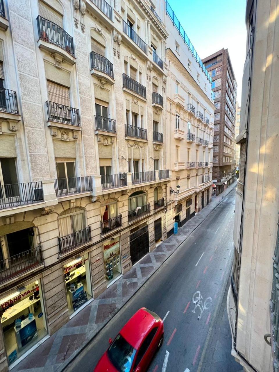 Hostal Milan Alicante Ngoại thất bức ảnh The building's facade
