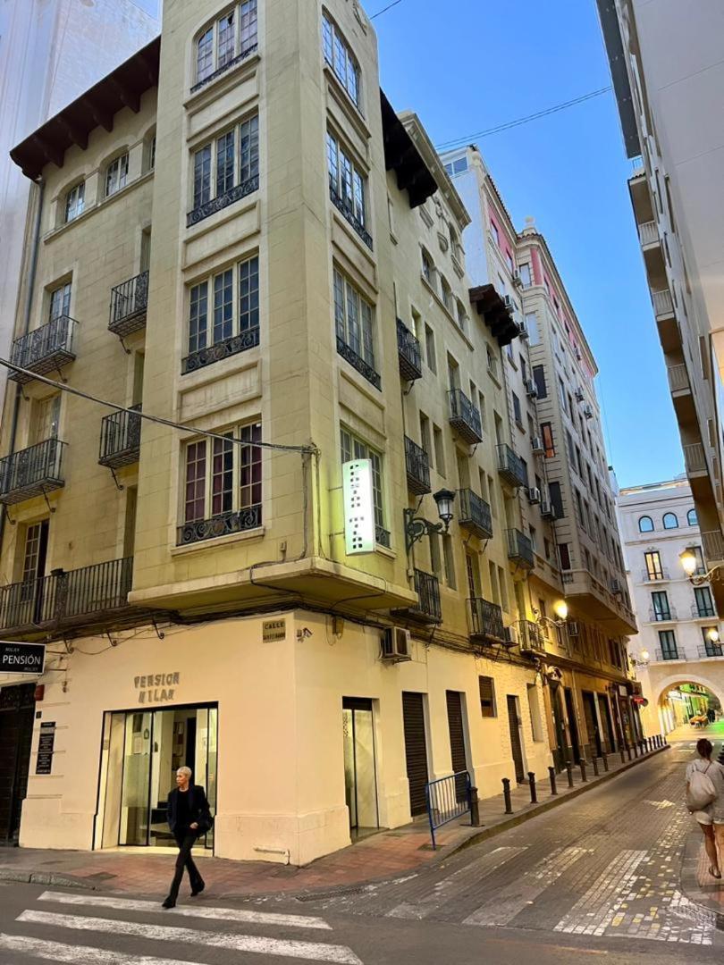 Hostal Milan Alicante Ngoại thất bức ảnh The building of the museum