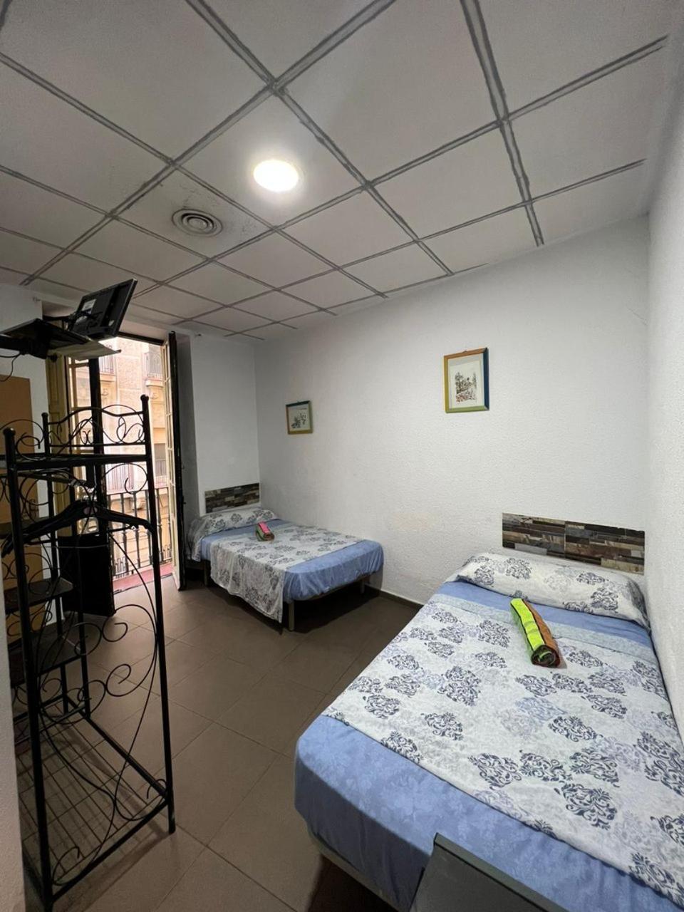 Hostal Milan Alicante Ngoại thất bức ảnh